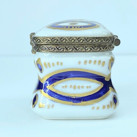 Blue Rectangle Pill Porcelain Limoges Trinket Box A33 - Picture 3 of 7